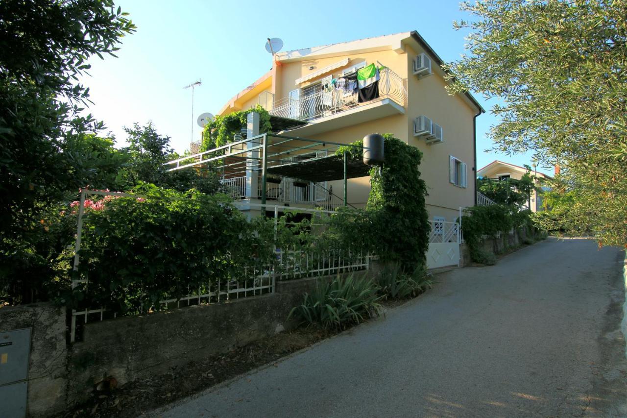 Apartments Tona Zaboric Exterior foto